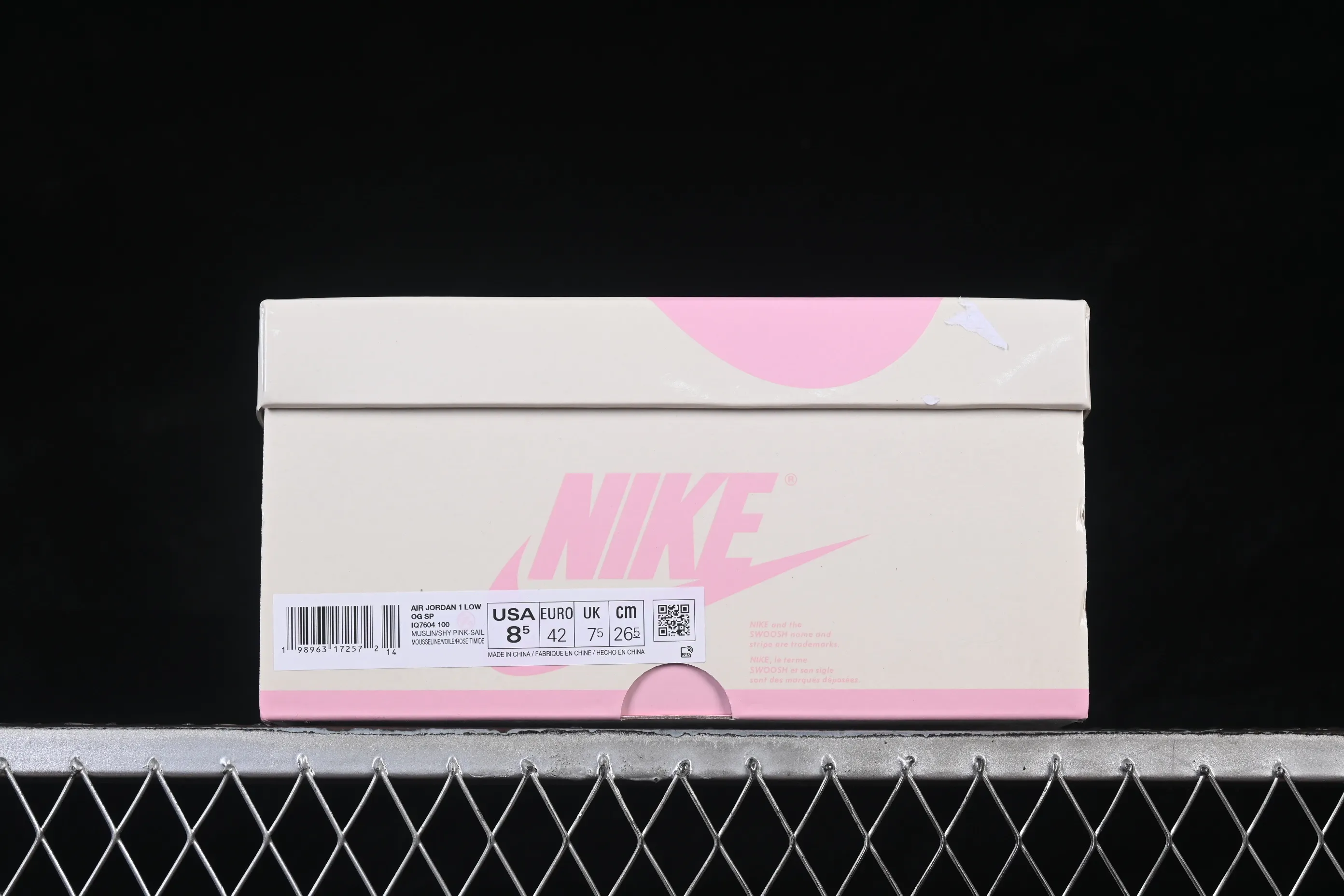 All categories Air Jordan Jordan series basketball shoes Air Jordan 1 Low OG version Travis Scott x Air Jordan 1 Low OG AJ1 Joe 1 undercut low IQ7604-100